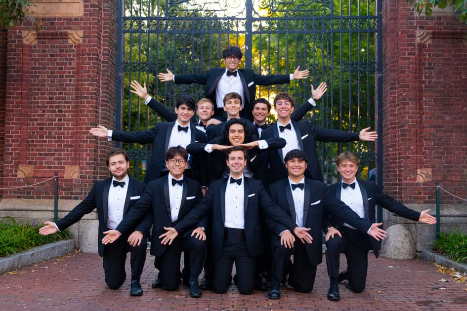 Shiba Park Hotel with Live Music: The Harvard Krokodiloes to Perform A Cappella Music in Library Setting