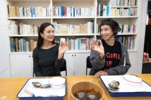 The Two Souls and One Pearl Experience, a special adventure where tourists can witness the birth of pearls