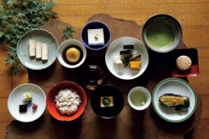 Gosho-ryu(imperial court style) Shojin ryori, the only vegetarian cuisine in Japan, is about to disappear.